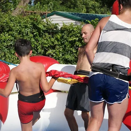 مكان تخييم Playa Y Fiesta 2*